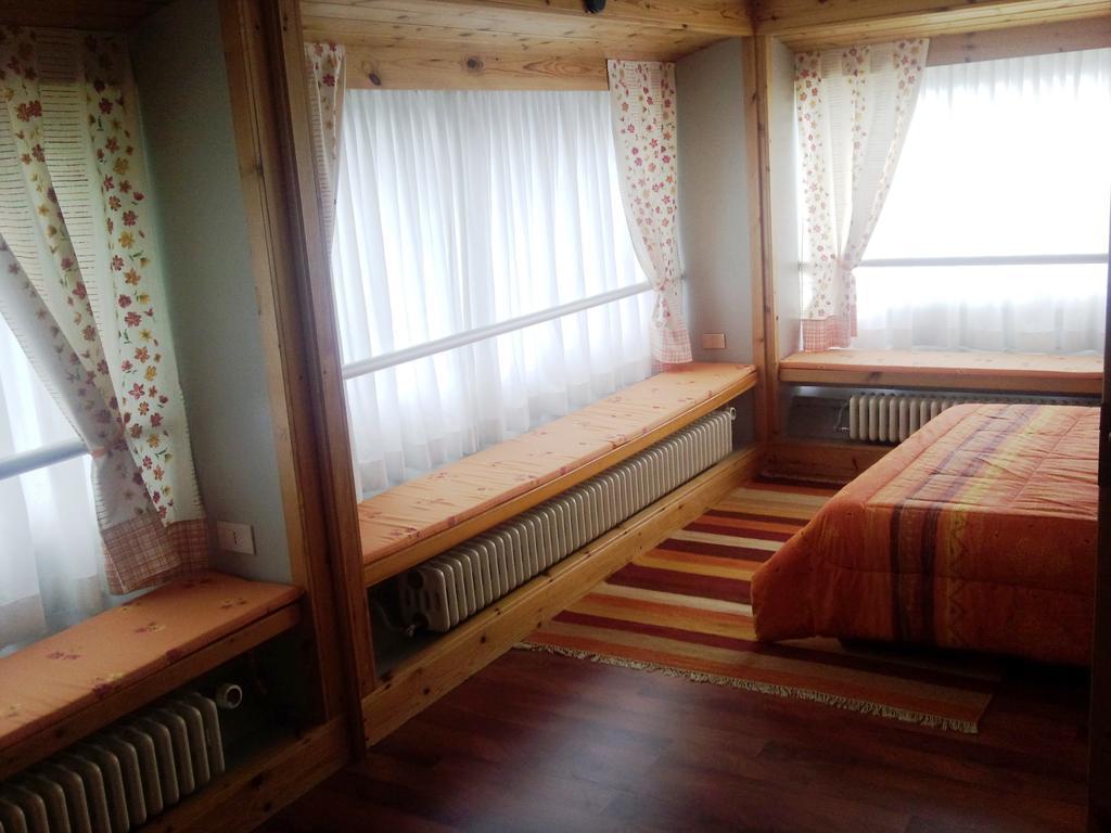 Appartamento Artuik Marilleva Szoba fotó